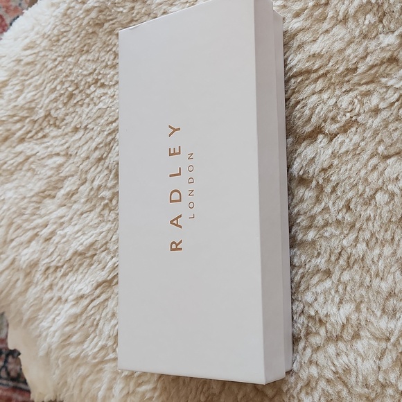 NWT IOB Radley London Shadow Scotty Dog Wallet & Socks Boxed Gift Set ♥️🐾 - Picture 15 of 16